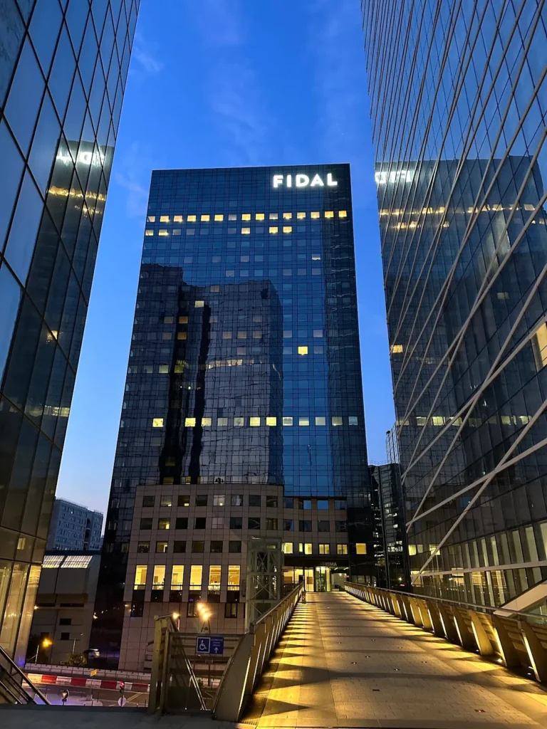 Avocat Dorothée GRANDSAIGNE (PARIS LA DEFENSE CEDEX)